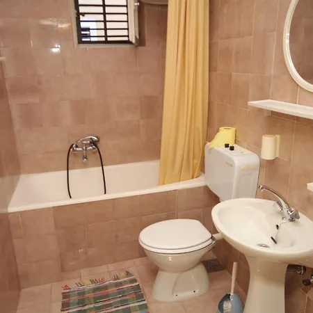 With A Parking Space - 6778 3*